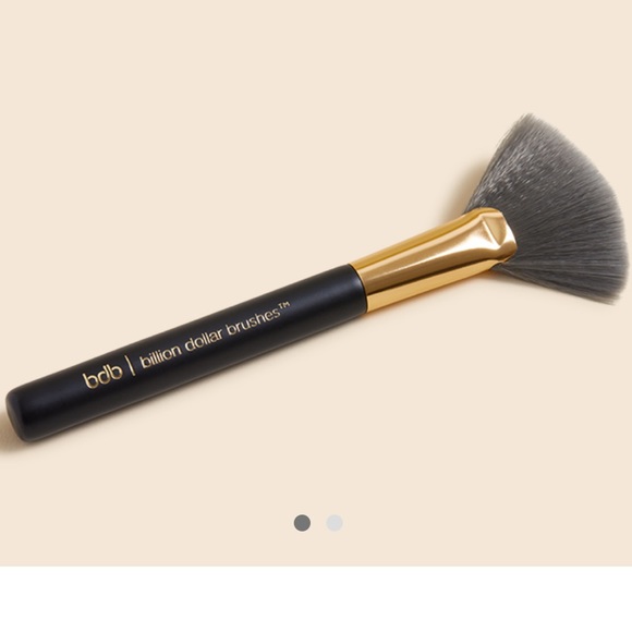 Billion Dollar Brows Fan Brush - Picture 2 of 4